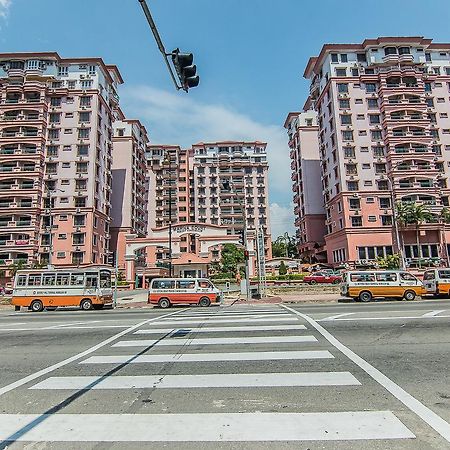 Mts @ Marina Court Resort Condo Кота-Кинабалу Экстерьер фото