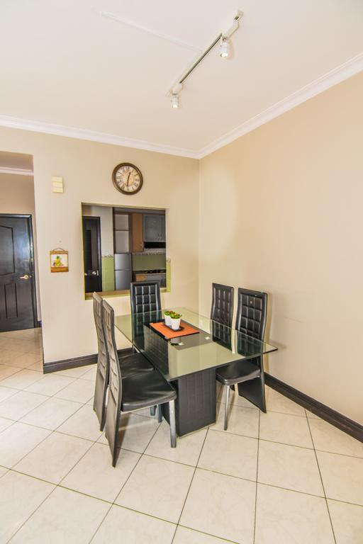 Mts @ Marina Court Resort Condo Кота-Кинабалу Номер фото