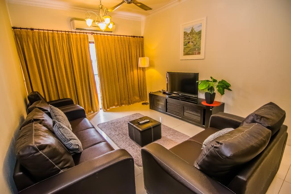 Mts @ Marina Court Resort Condo Кота-Кинабалу Номер фото